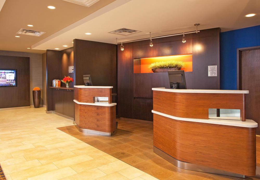 Courtyard Hartford Манчестер Экстерьер фото