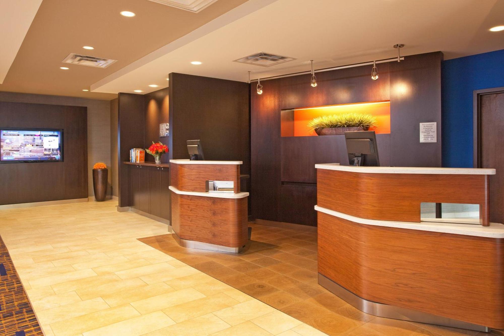 Courtyard Hartford Манчестер Экстерьер фото