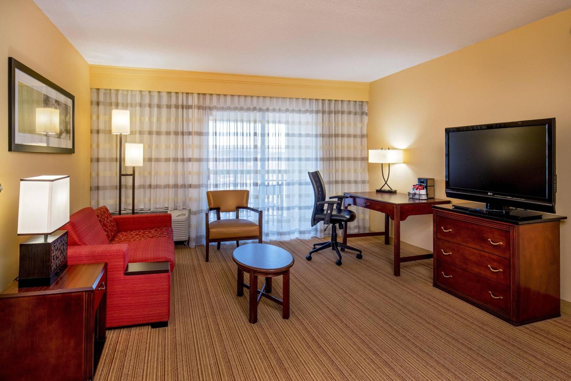 Courtyard Hartford Манчестер Экстерьер фото