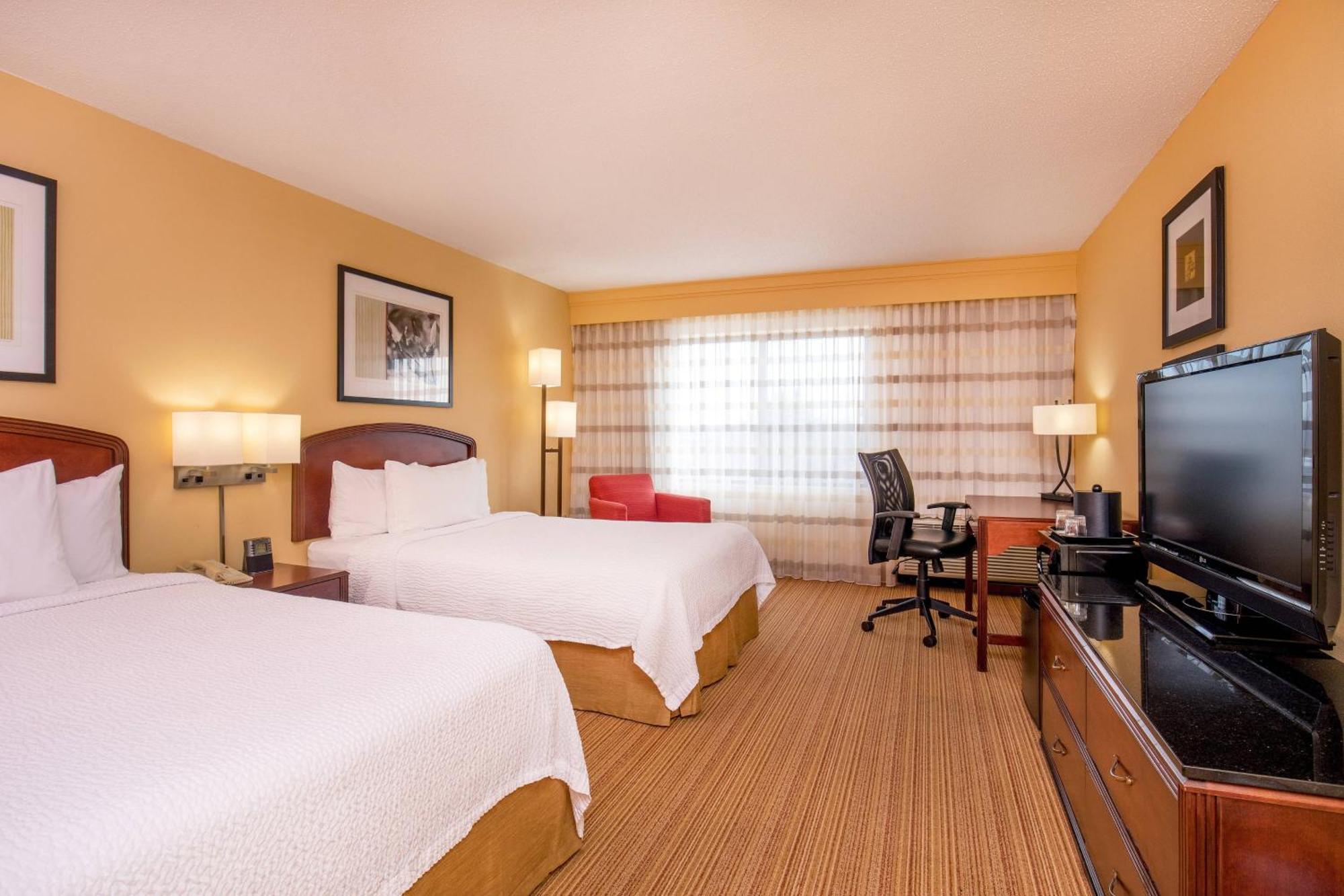 Courtyard Hartford Манчестер Экстерьер фото