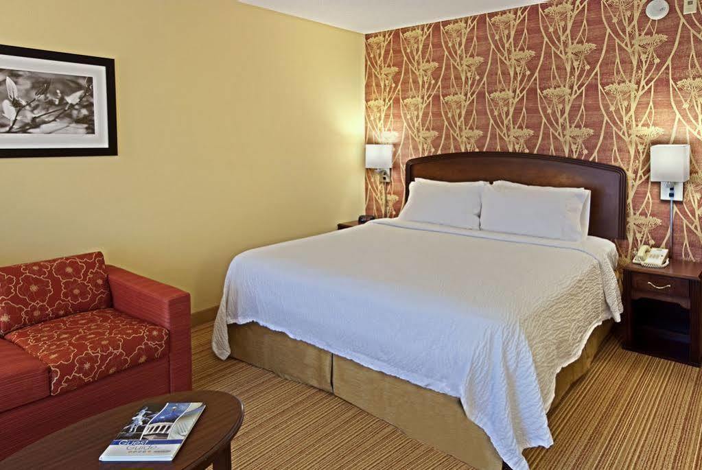 Courtyard Hartford Манчестер Экстерьер фото
