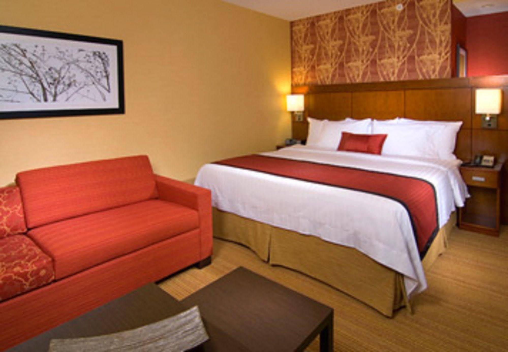 Courtyard Hartford Манчестер Экстерьер фото